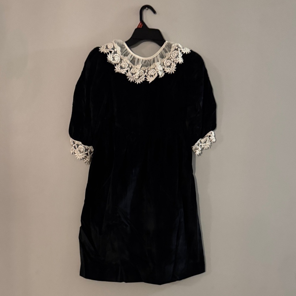 Elegant Black Kids Formal Dress with White Lace